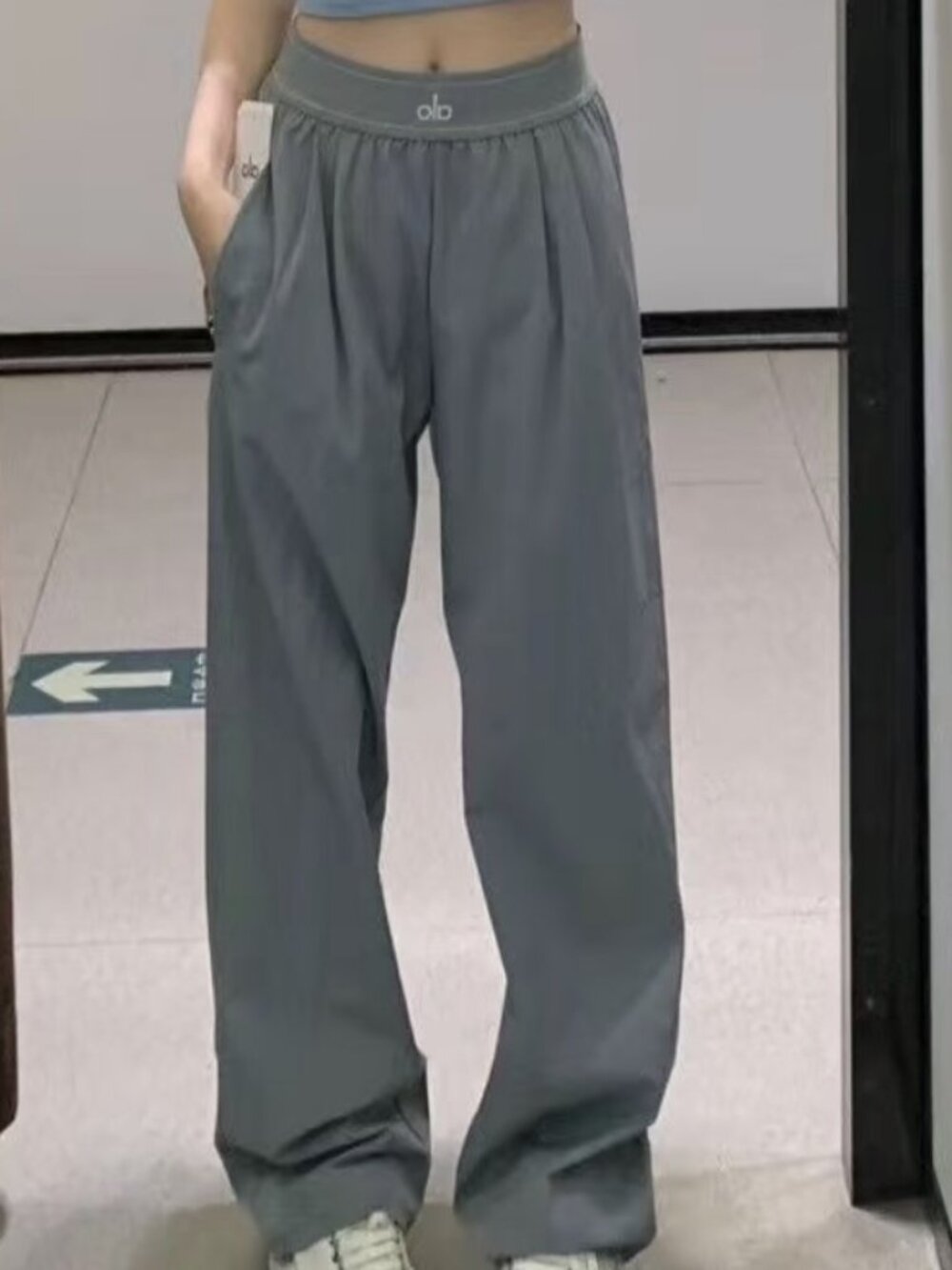 Steel Grey Suit Up Trouser From Alo Yoga💥Cool Girl Straight Leg Pants Regular😎